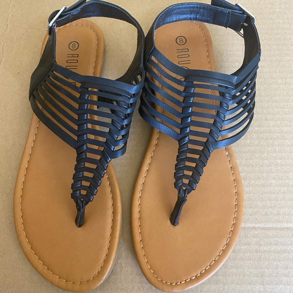 Women’s Size 8 Sandal with Adjustable Strap